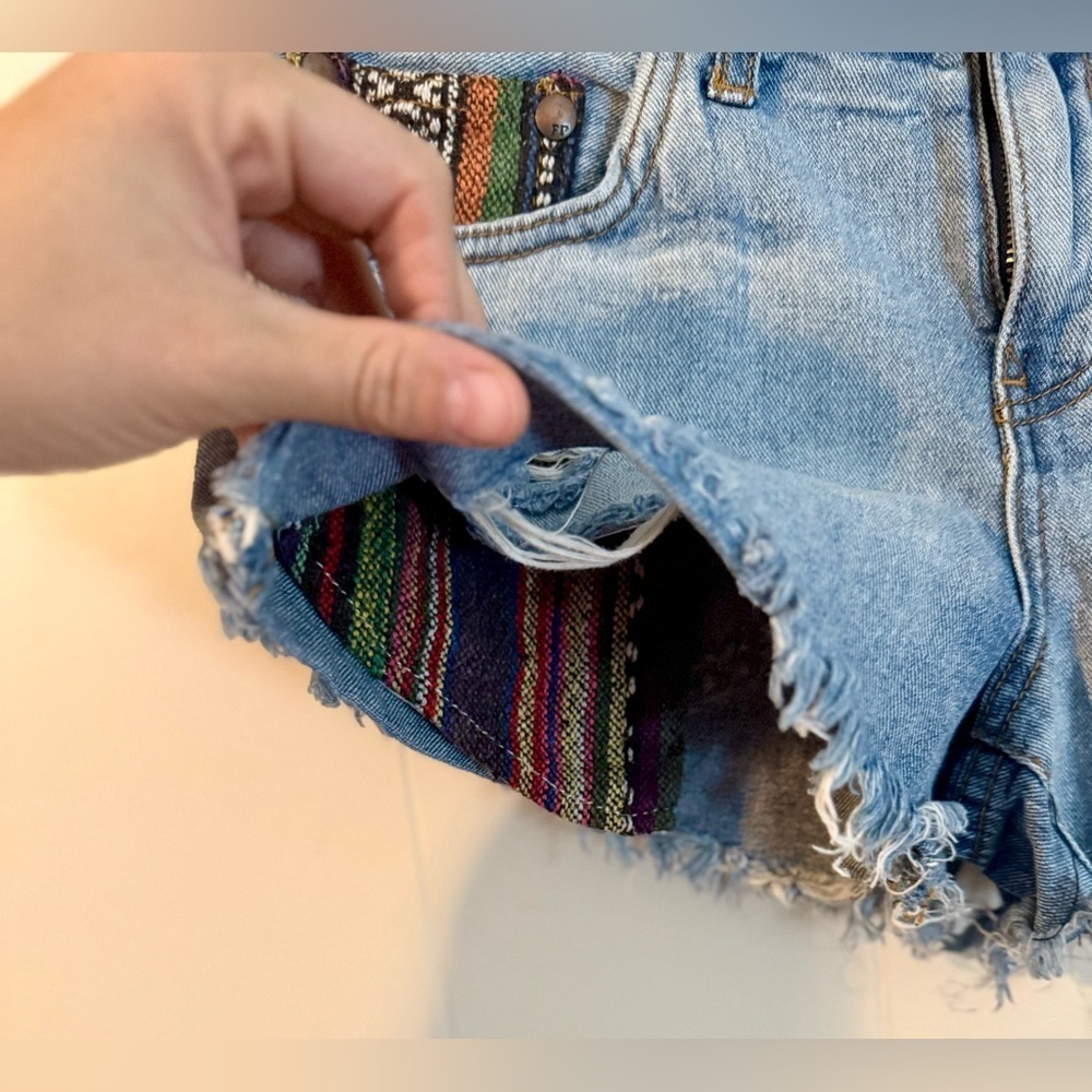 Free People Tribal Denim Cutoff Shorts Size 26 - Picture 10 of 10